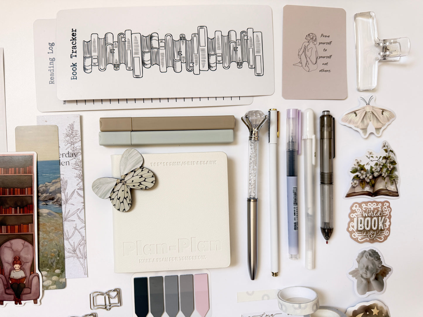 🤍Essential Stationery Gift Box – Notebook, Pen & Desk Essentials Set for Students, Office & Gift Giving inWhite